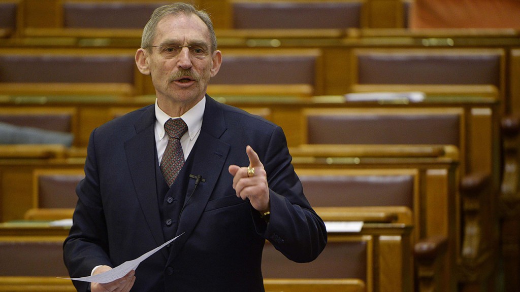 Pintér Sándor alá kerülhet az egészségügy irányítása Újpest Media